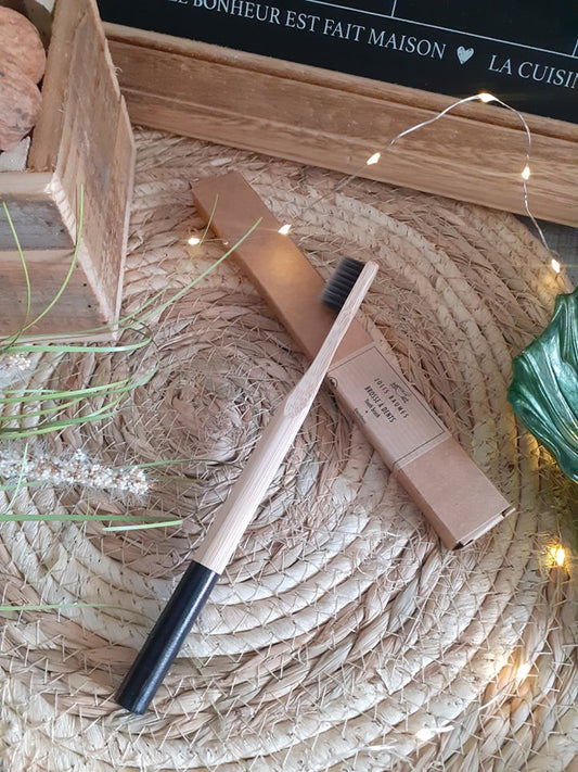 Bamboo toothbrush - Medium "Jolis Baumes"