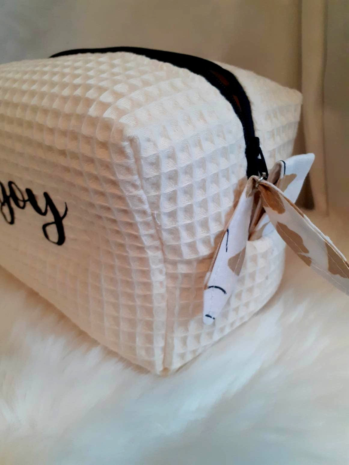 “Honeycomb” toiletry bag