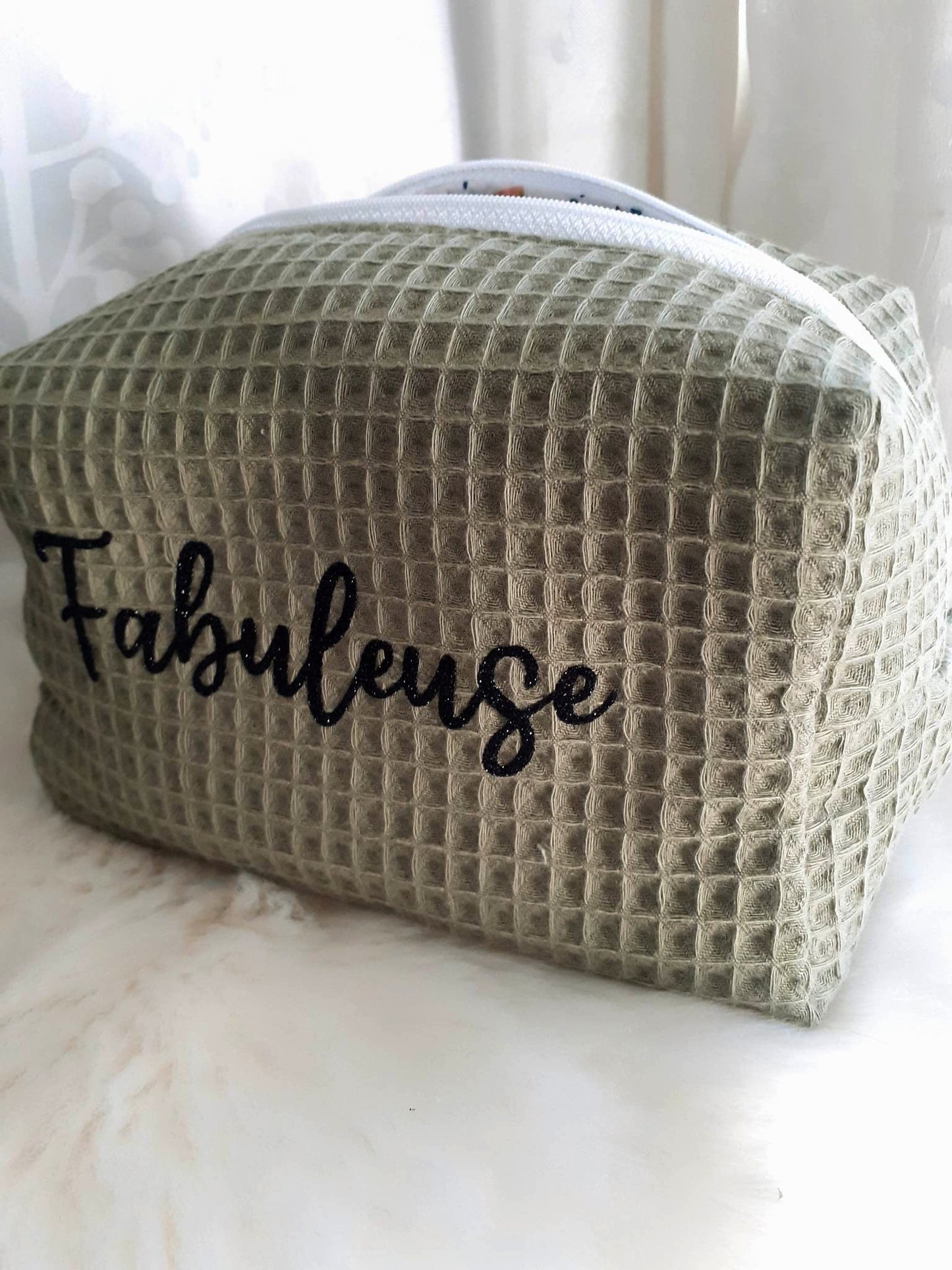 “Honeycomb” toiletry bag