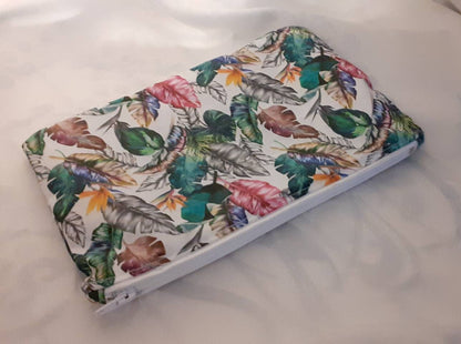 Pencil case / Pouch in feather printed cotton and double gauze