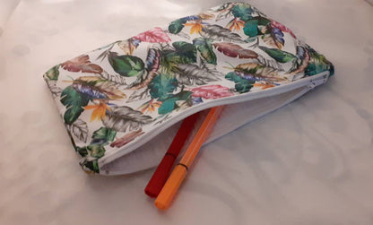 Pencil case / Pouch in feather printed cotton and double gauze